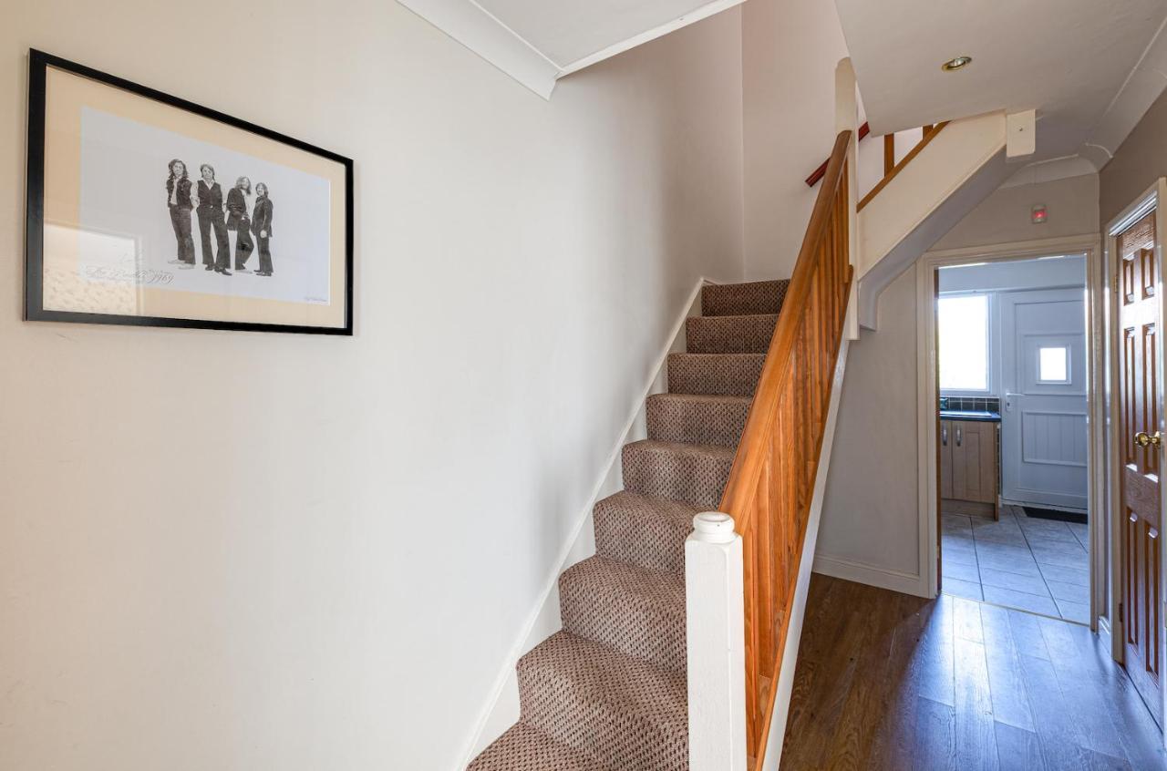 George Harrison'S Former 3Bed Home In Liverpool Speke Esterno foto