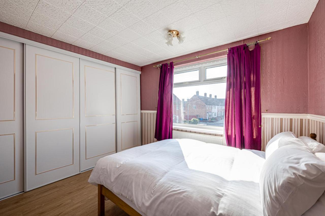 George Harrison'S Former 3Bed Home In Liverpool Speke Esterno foto