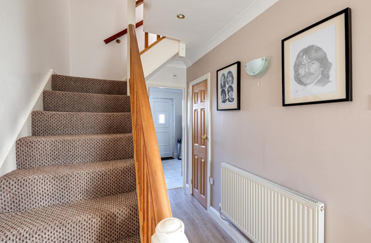 George Harrison'S Former 3Bed Home In Liverpool Speke Esterno foto